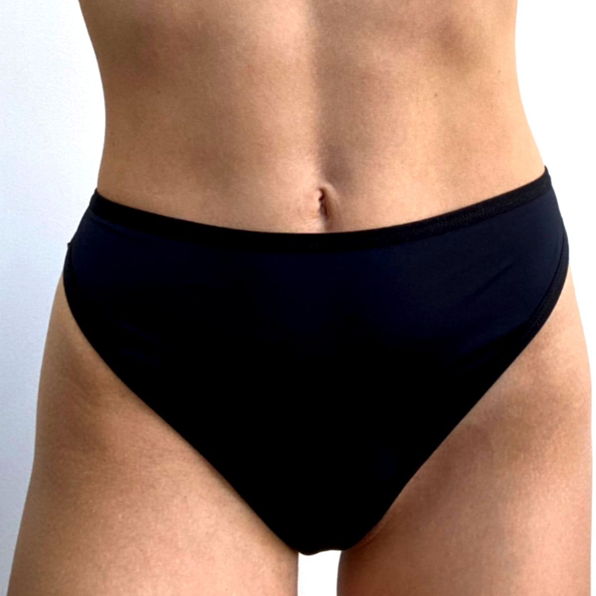 NIXI Body Gracie Sporty Thong black no vpl discreet absorbent 10ml 1-2 tampons